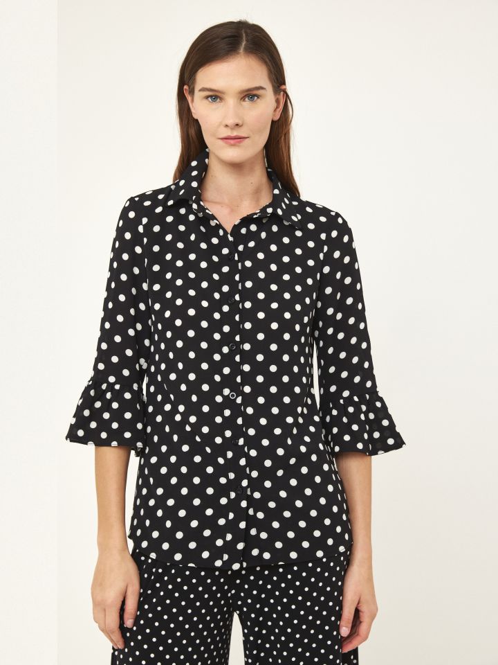 חולצה צוארון נקודות בצבע נקודות