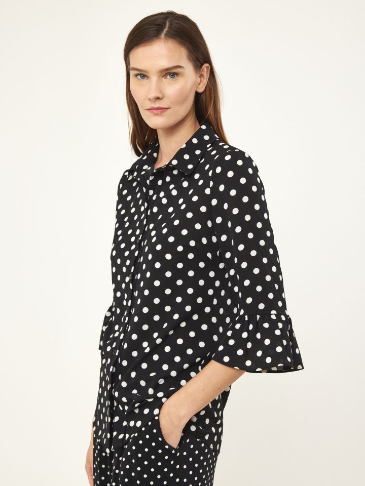 חולצה צוארון נקודות בצבע נקודות