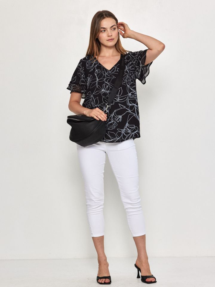 חולצה V דפוס PROMO בצבע שחור