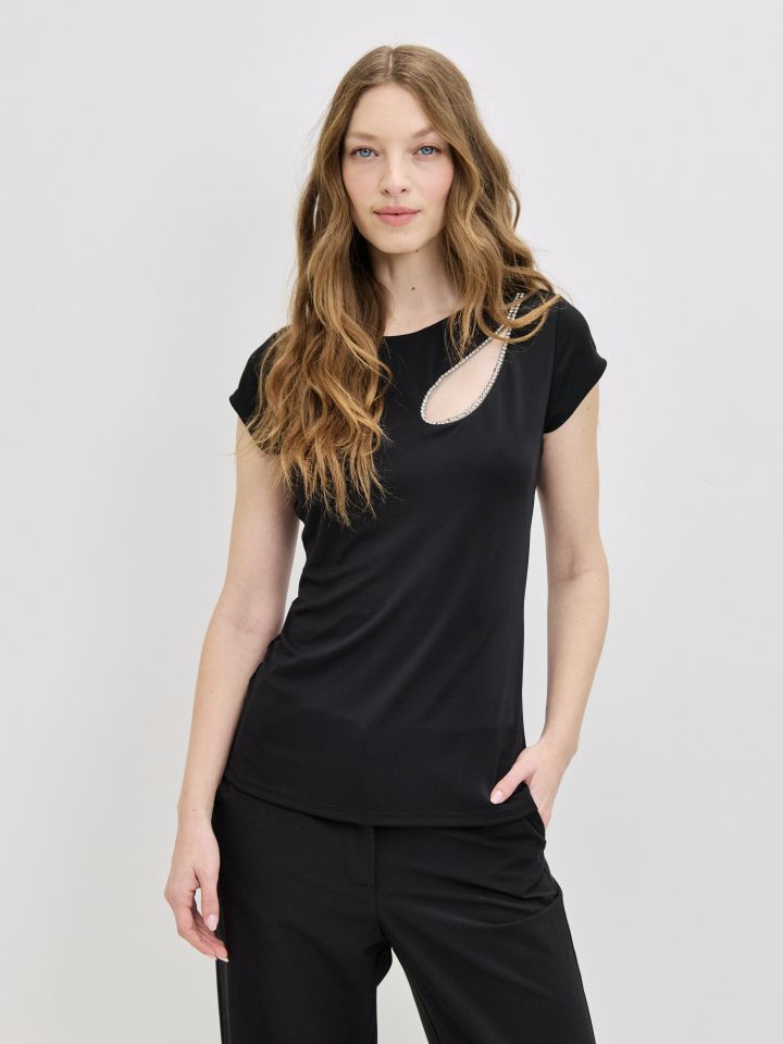 חולצה אמזון פתח אסימטרי דמוי יהלומים בצבע שחור