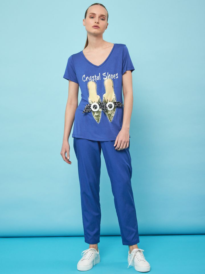 חולצה נעליים בצבע כחול סקאי