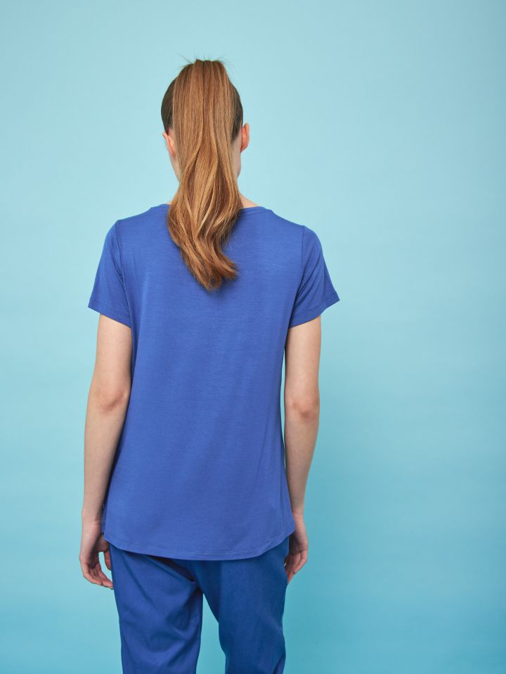 חולצה נעליים בצבע כחול סקאי