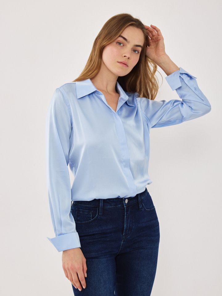 חולצה סטן מכופתרת PROMO בצבע תכלת אורלי