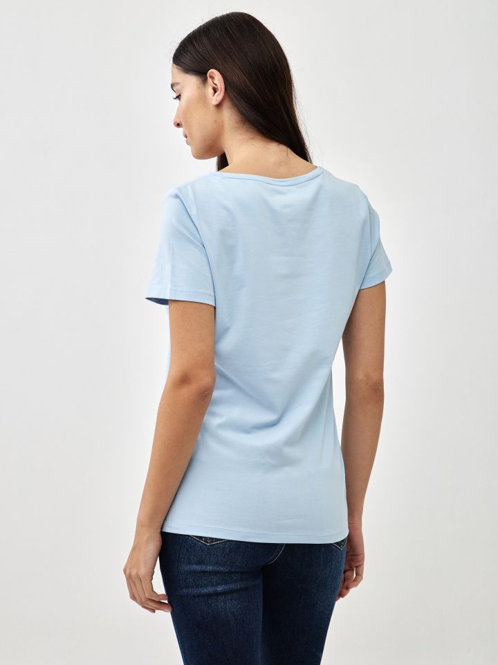 חולצה PROMO V AMOUR בצבע תכלת אורלי