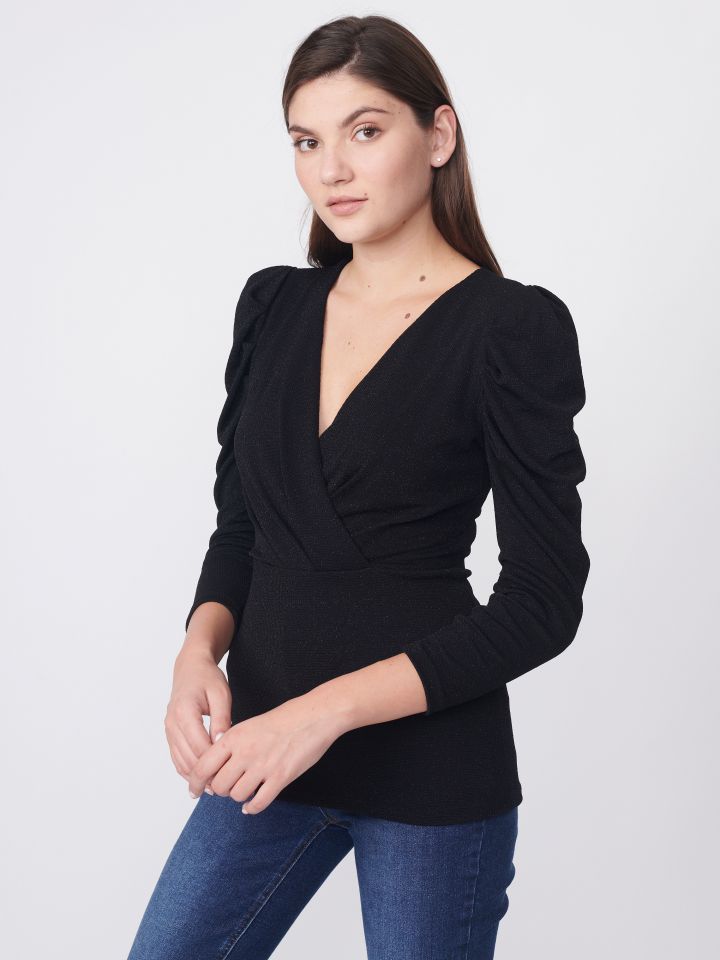 חולצה מעטפה לורקס בצבע שחור
