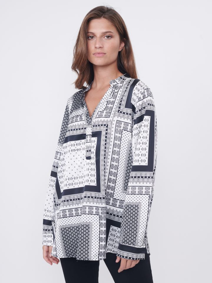 חולצה V פצ’ים שרוול ארוך בצבע שחור/לבן