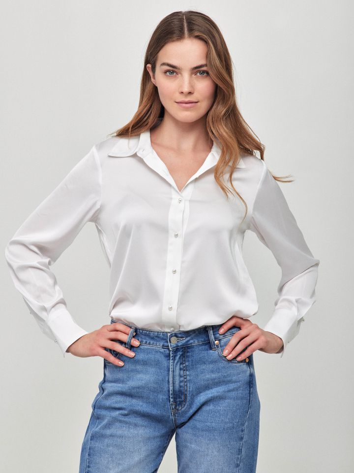 חולצה סטן דמוי פנינים בצבע לבן