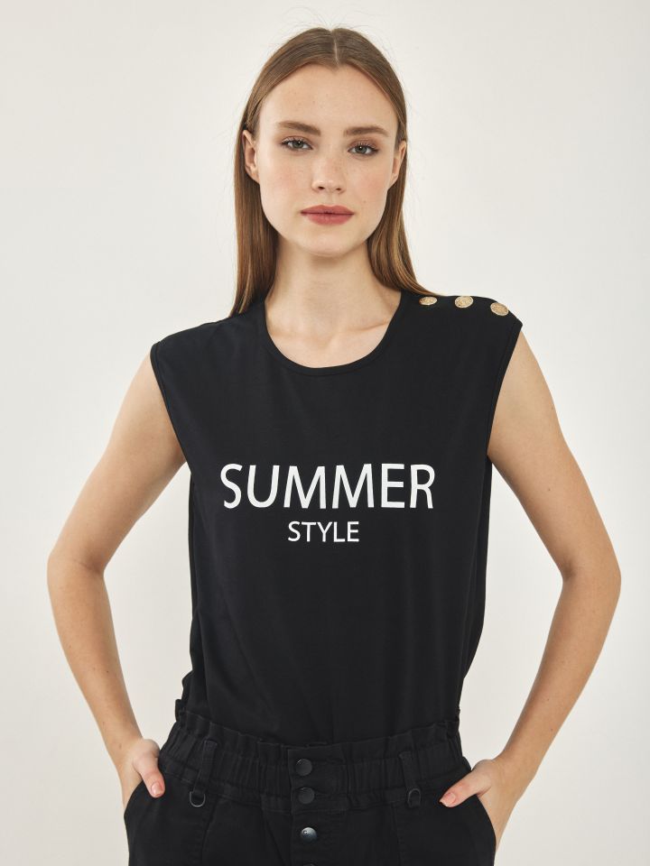 חולצה דפוס כפתורים בכתפיים PROMO בצבע שחור