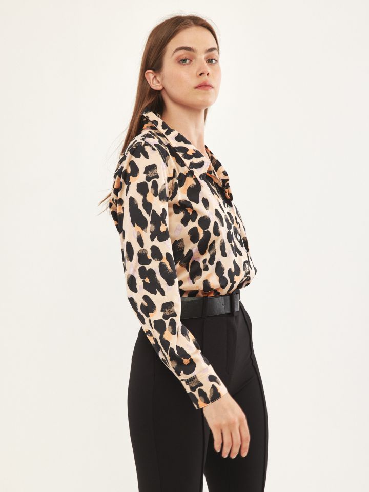 חולצה סטן דפוס בצבע מנומר