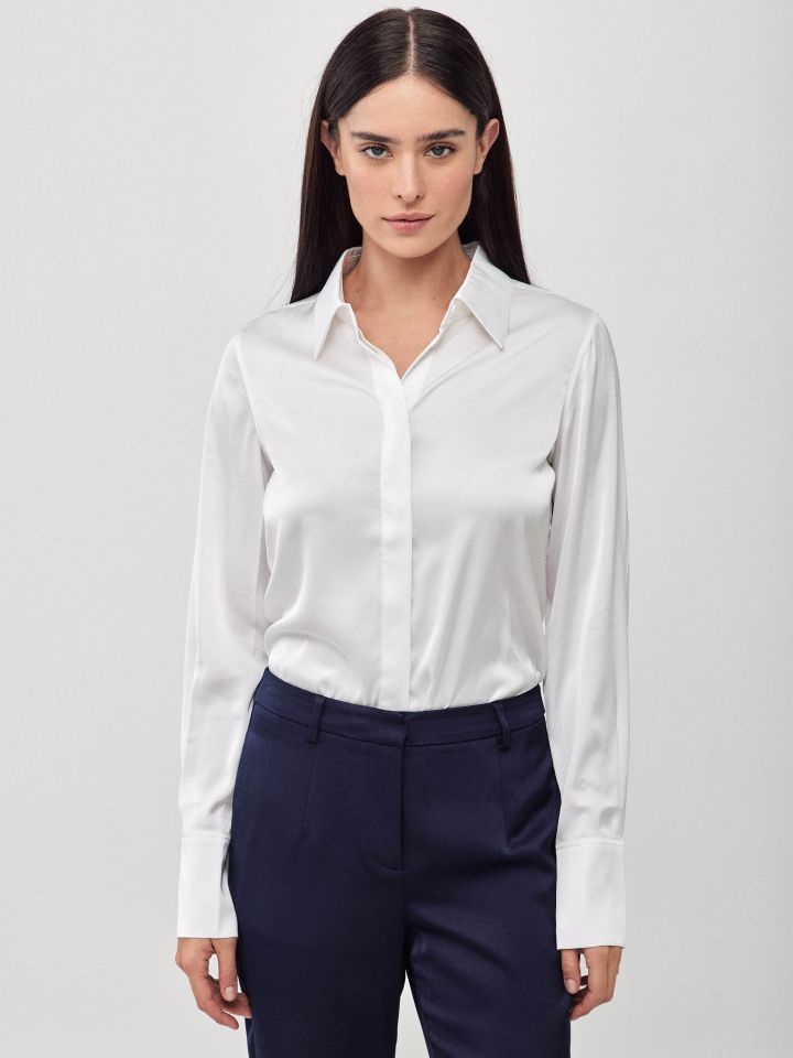 חולצה סטן מכופתרת PROMO בצבע לבן