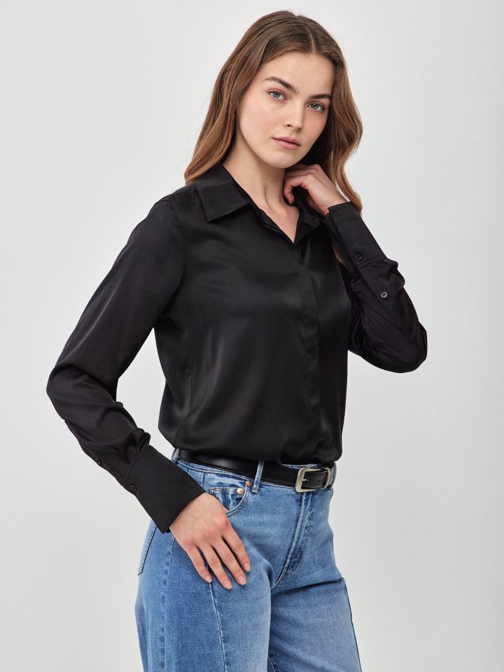 חולצה סטן מכופתרת PROMO בצבע שחור