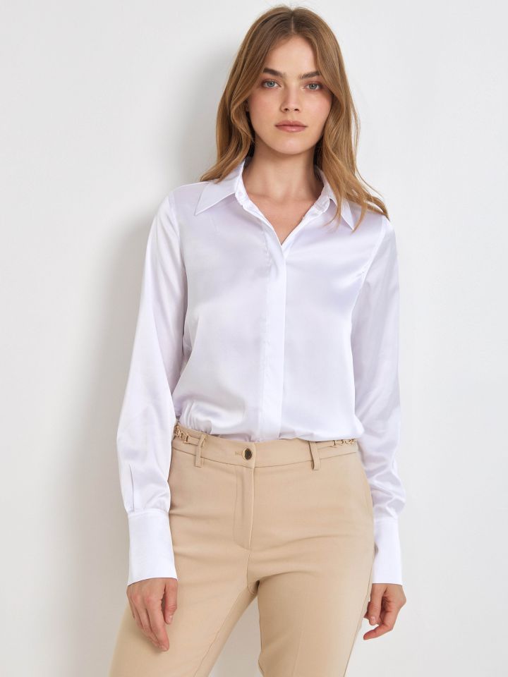 חולצה סטן מכופתרת  PROMO בצבע לבן