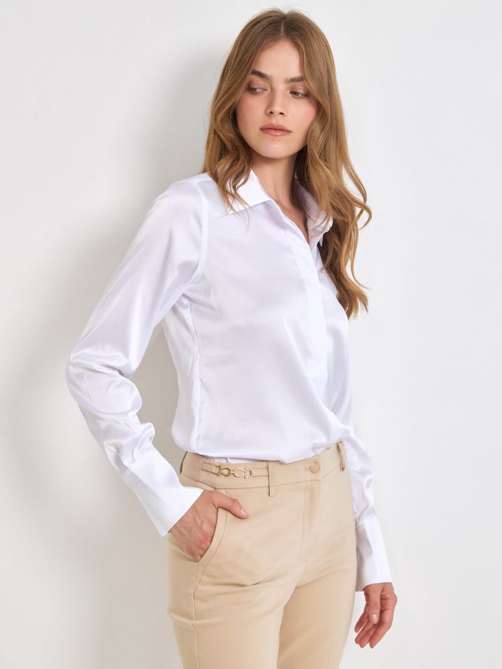 חולצה סטן מכופתרת  PROMO בצבע לבן