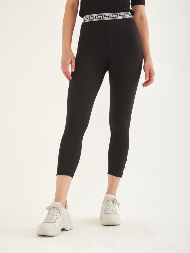 מכנסי טייץ 7/8 כפתורי לורקס בצבע שחור