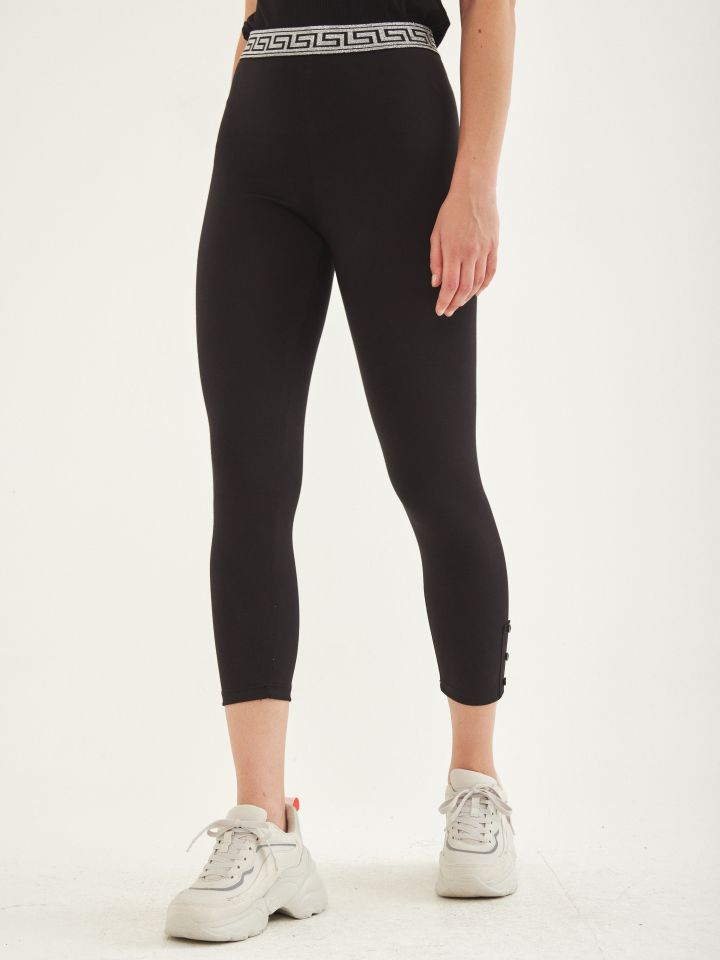 מכנסי טייץ 7/8 כפתורי לורקס בצבע שחור