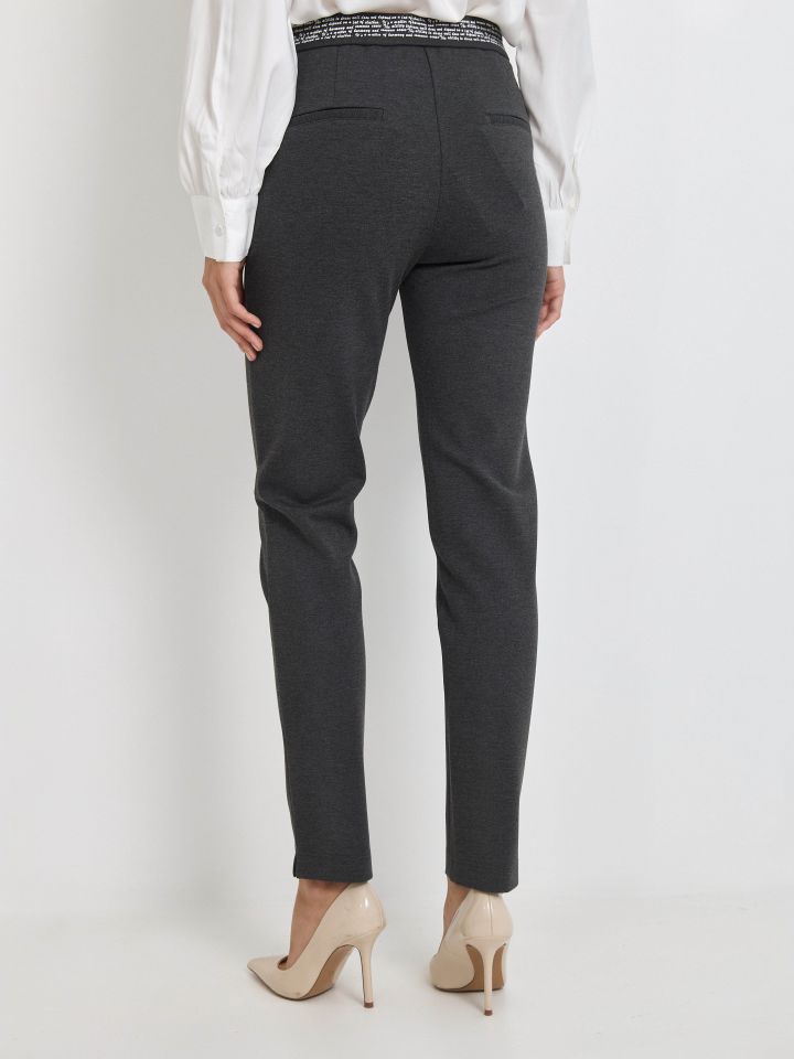 מכנסיים כיתוב בלבן PROMO בצבע אפור מרנגו