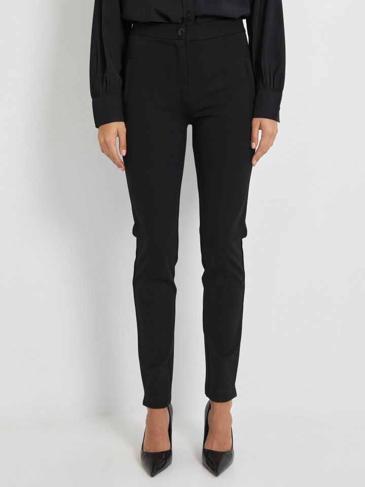 מכנסיים כיתוב בלבן PROMO בצבע שחור