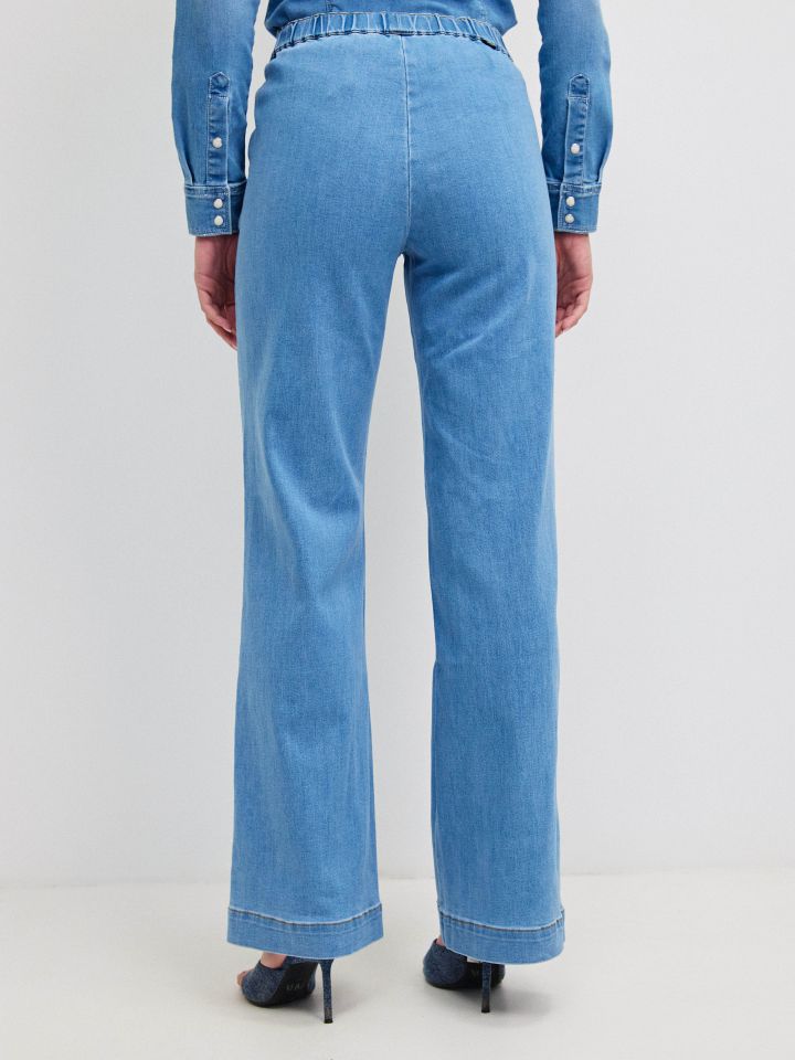 מכנסיים ג’ינס גומי PROMO בצבע ג’ינס בהיר