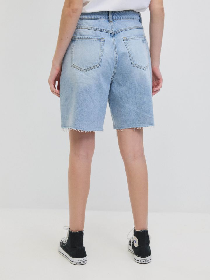 מכנסיים ג’ינס קצר PROMO בצבע ג’ינס בהיר