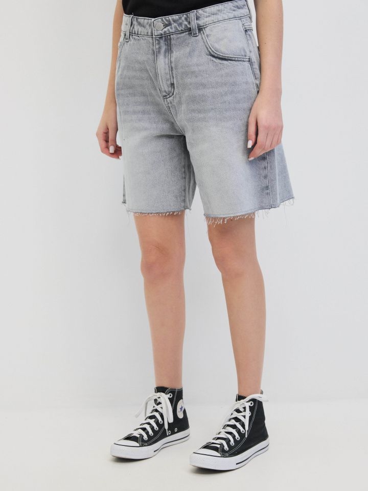 מכנסיים ג’ינס קצר PROMO בצבע ג’ינס אפור