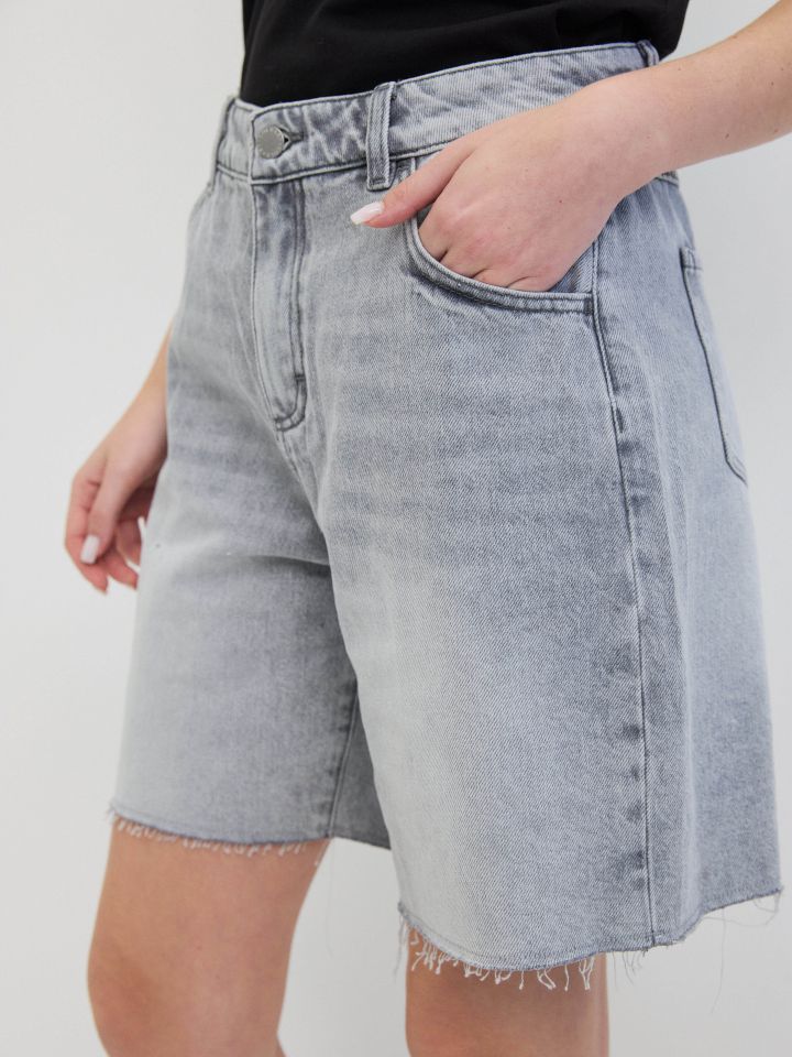 מכנסיים ג’ינס קצר PROMO בצבע ג’ינס אפור