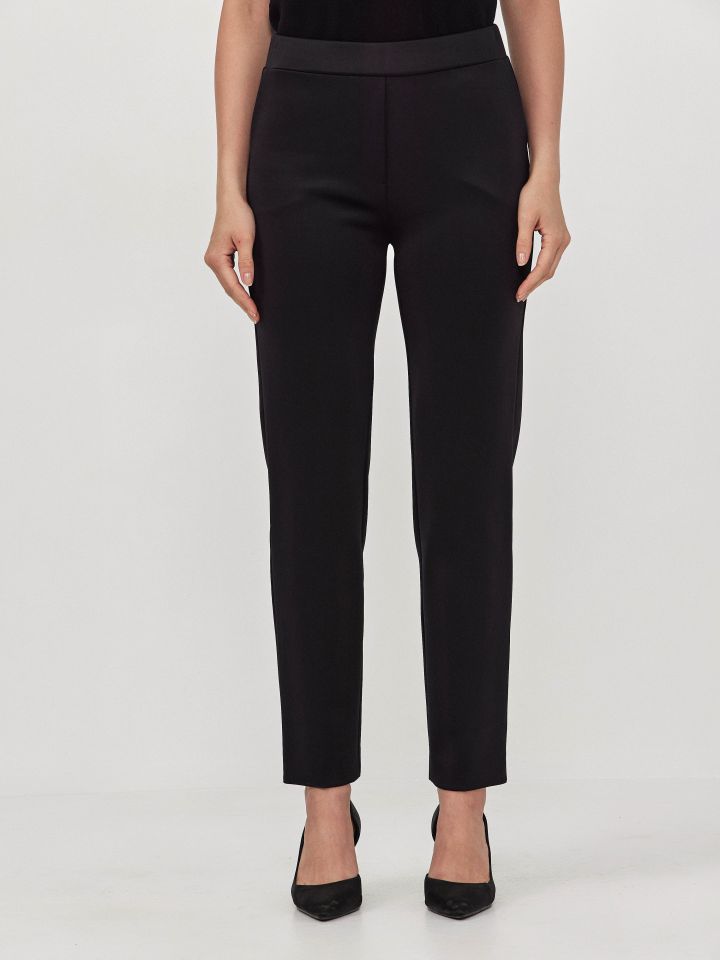 מכנסיים סקובה גומי בגב בצבע שחור