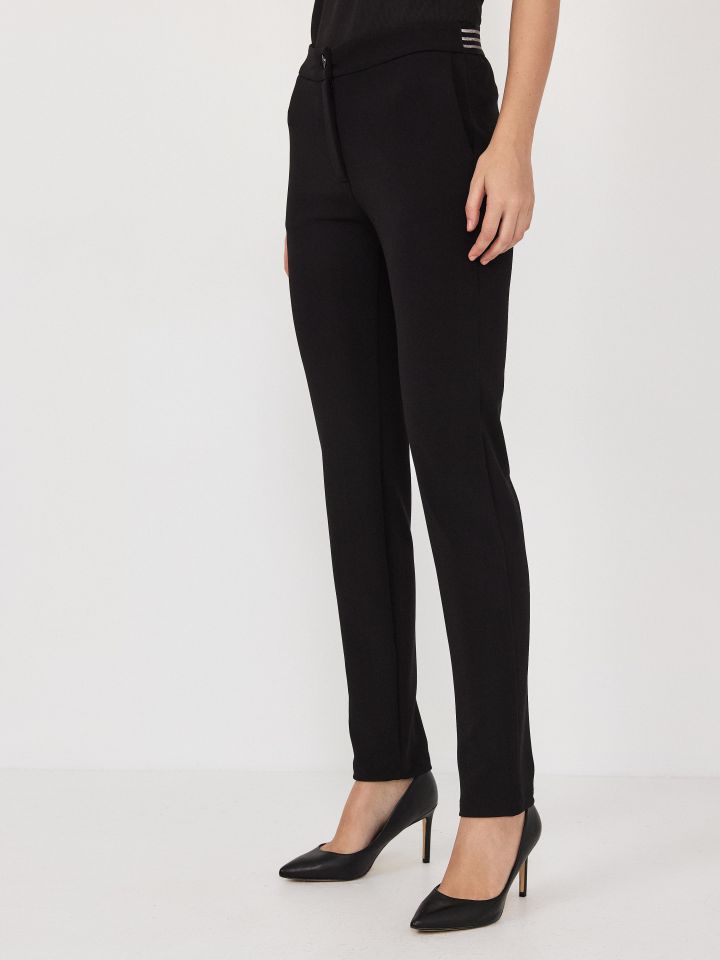 מכנסיים סקובה גומי בגב בצבע שחור