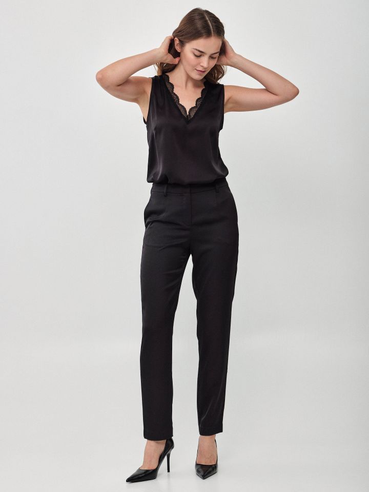 מכנסיים סטן 8/9 בצבע שחור