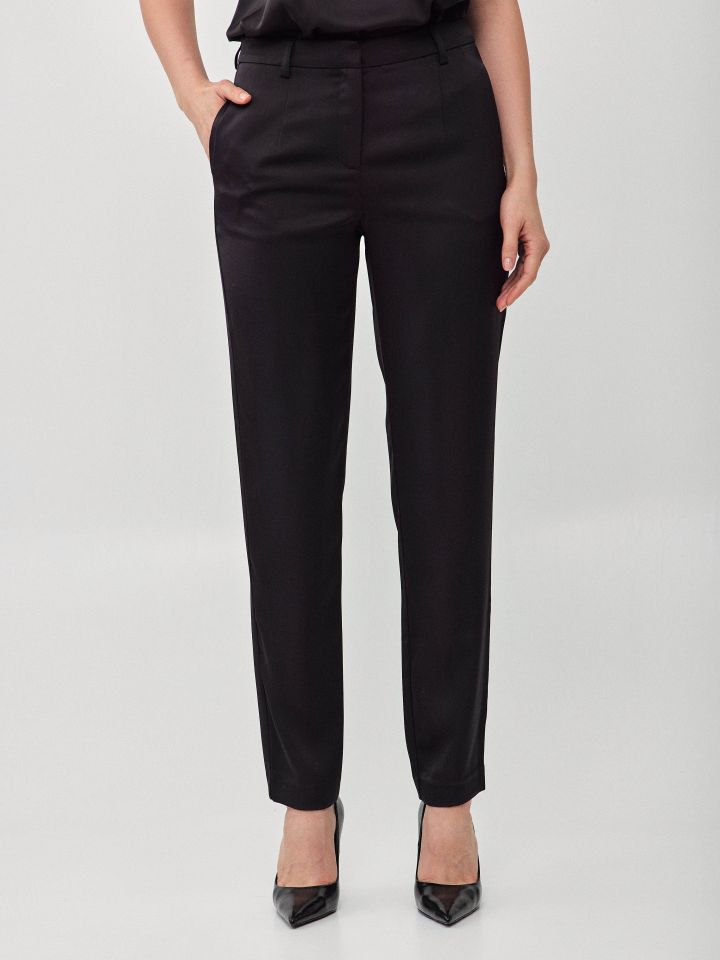 מכנסיים סטן 8/9 בצבע שחור