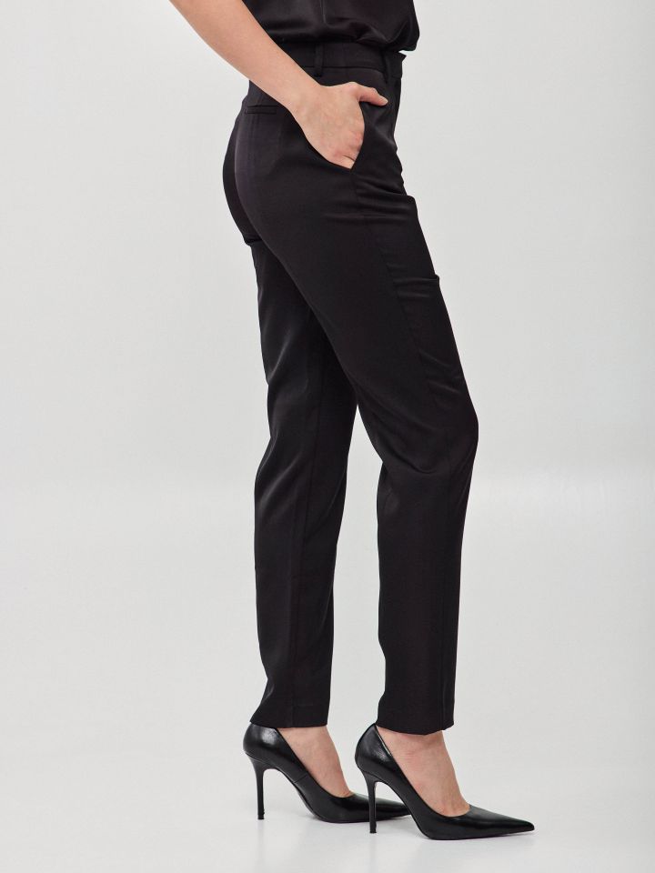 מכנסיים סטן 8/9 בצבע שחור