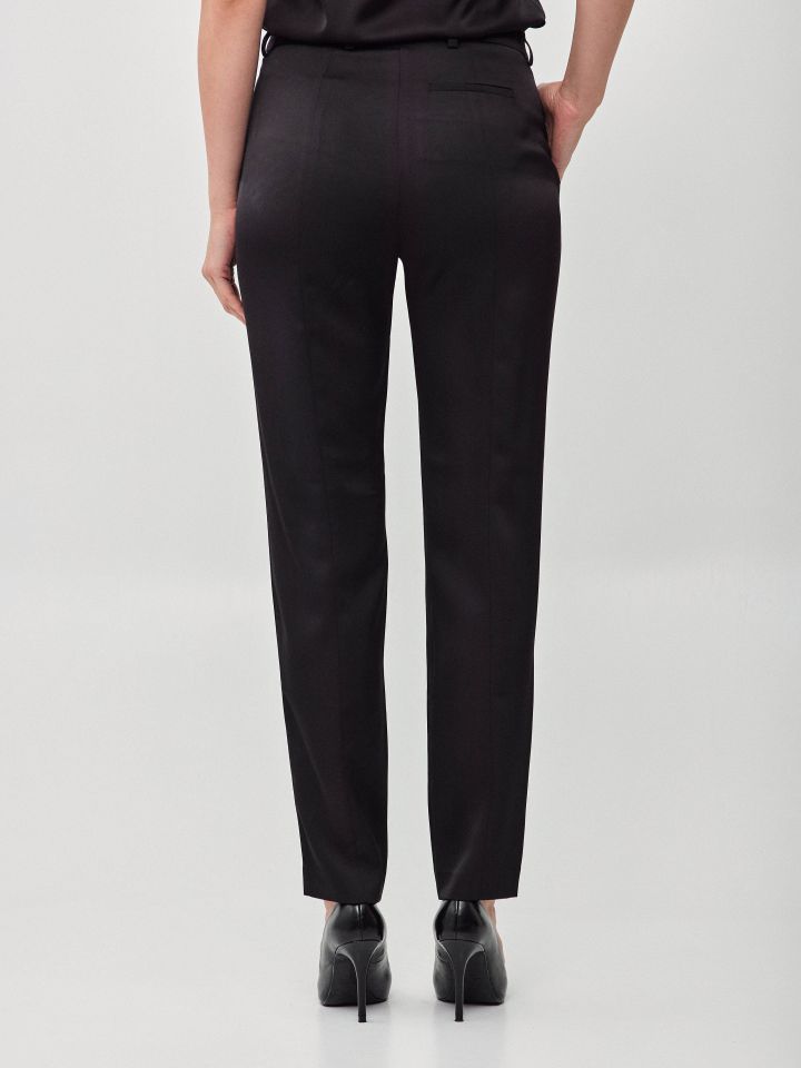 מכנסיים סטן 8/9 בצבע שחור