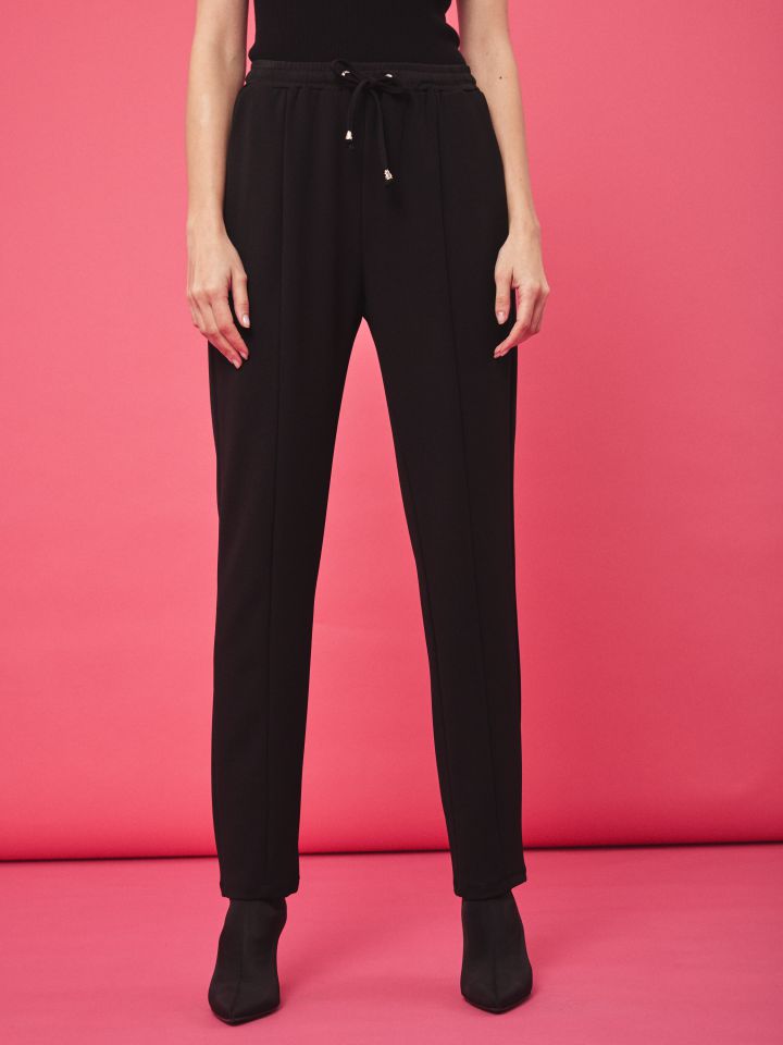 מכנסי סקובה שרוך בצבע שחור