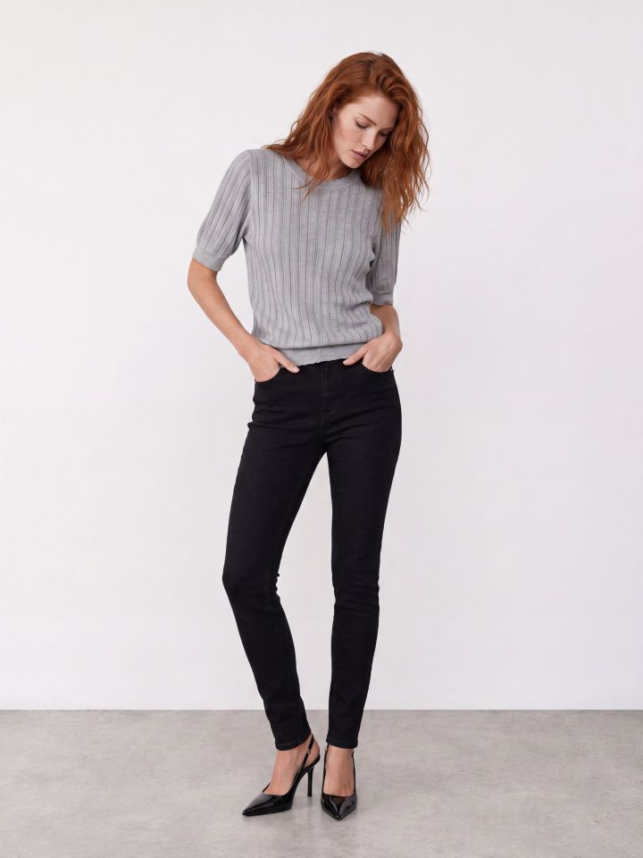 מכנסיים ג’ינס SKINNY בצבע שחור