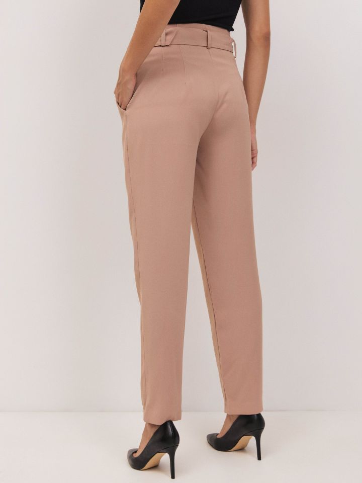 מכנסיים חגורה אבזם בצבע קאמל