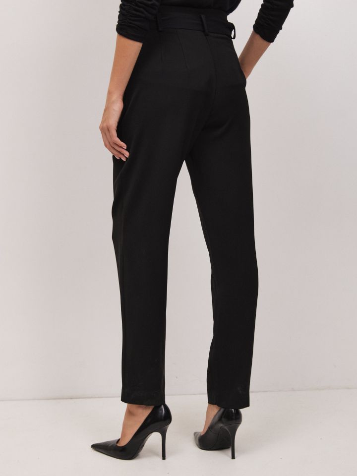 מכנסיים חגורה אבזם בצבע שחור