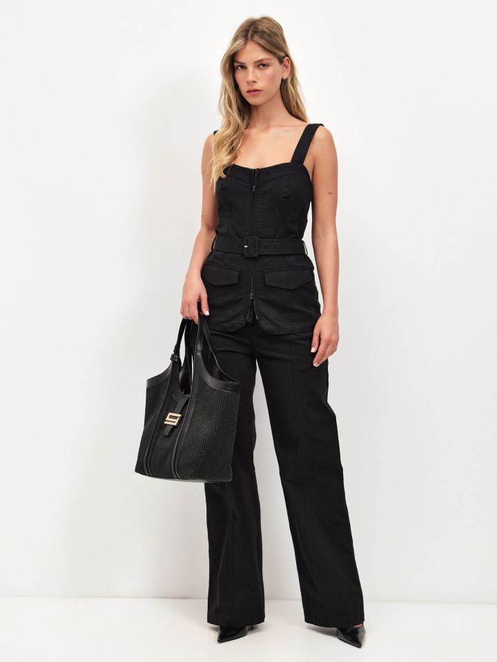 מכנסיים דגמייח גומי בגב בצבע שחור