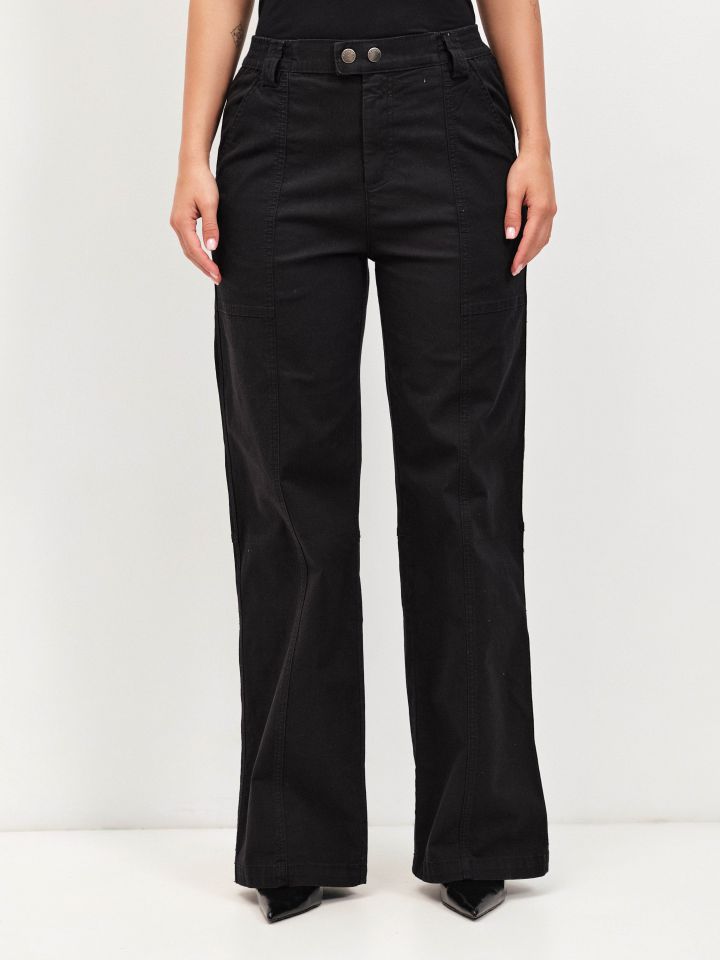 מכנסיים דגמייח גומי בגב בצבע שחור