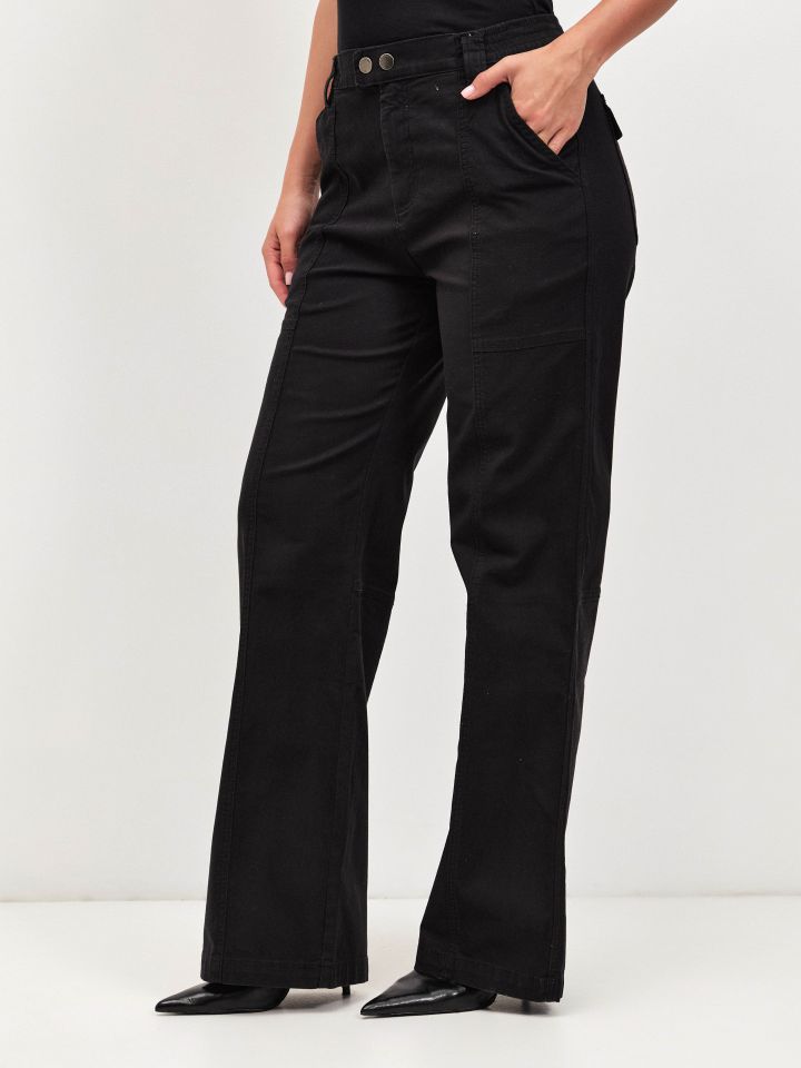 מכנסיים דגמייח גומי בגב בצבע שחור