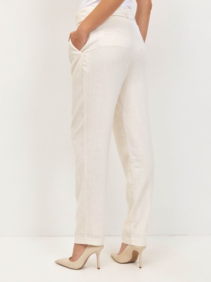 מכנסיים מראה פישתן + חגורה בצבע לבן