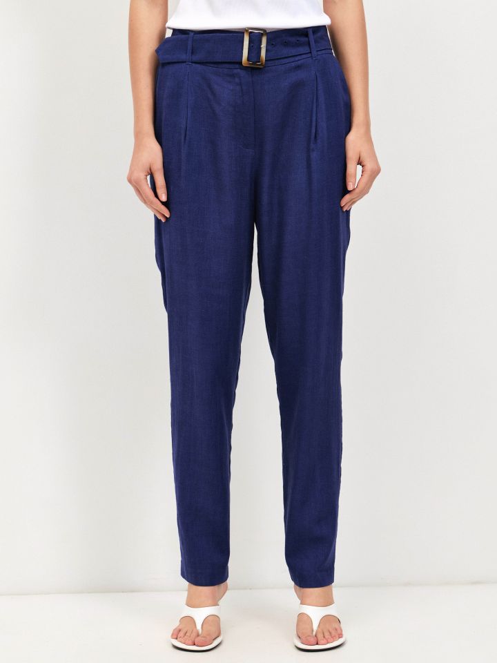 מכנסיים מראה פישתן + חגורה בצבע כחול אינדיגו