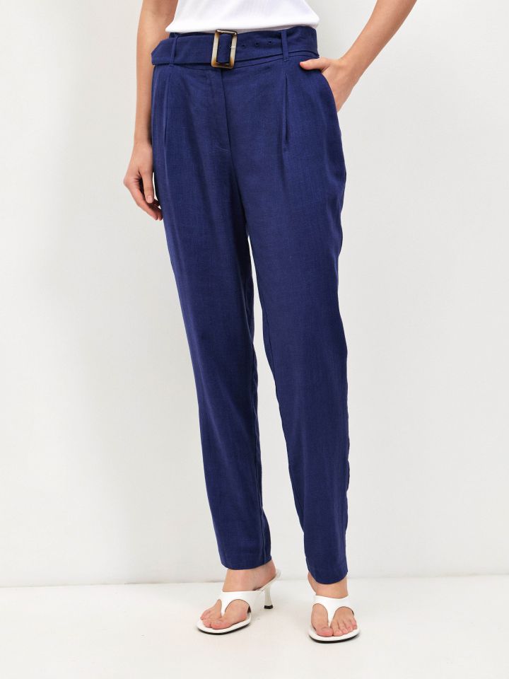 מכנסיים מראה פישתן + חגורה בצבע כחול אינדיגו