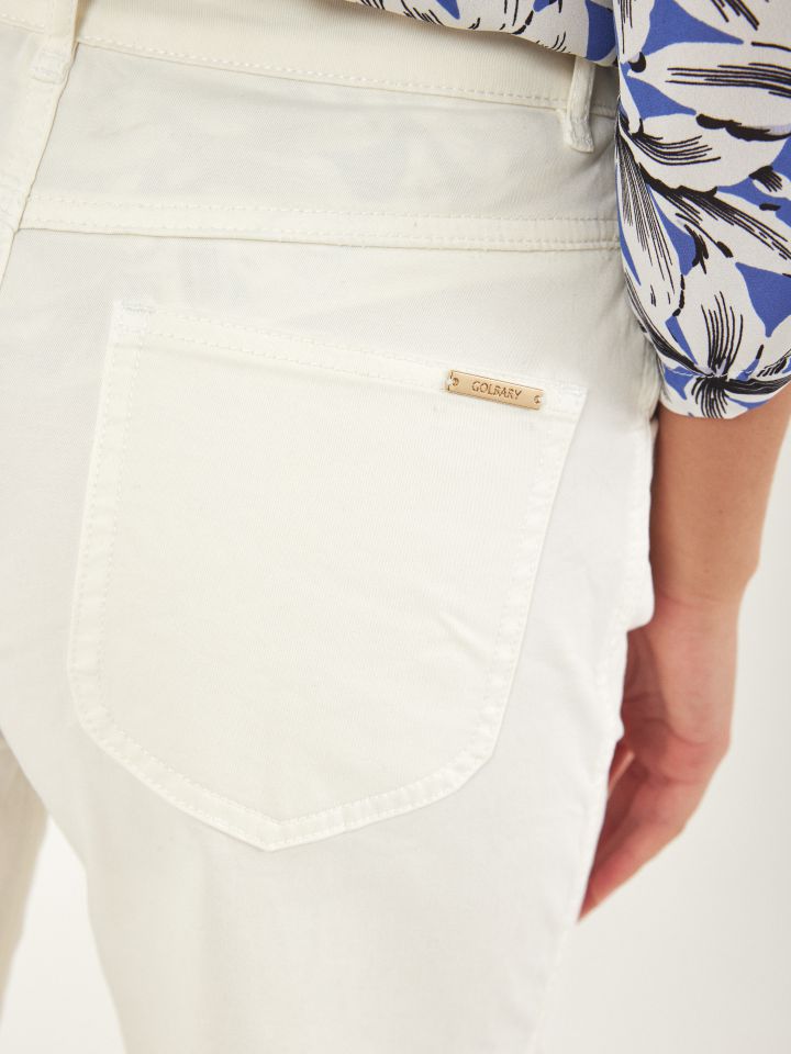 מכנסי ברך זוג כפתורים PROMO בצבע לבן