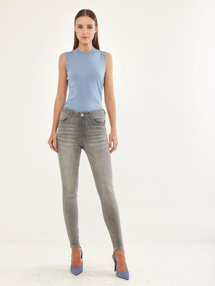 מכנסי ג’ינס SKINNY PROMO בצבע ג’ינס אפור