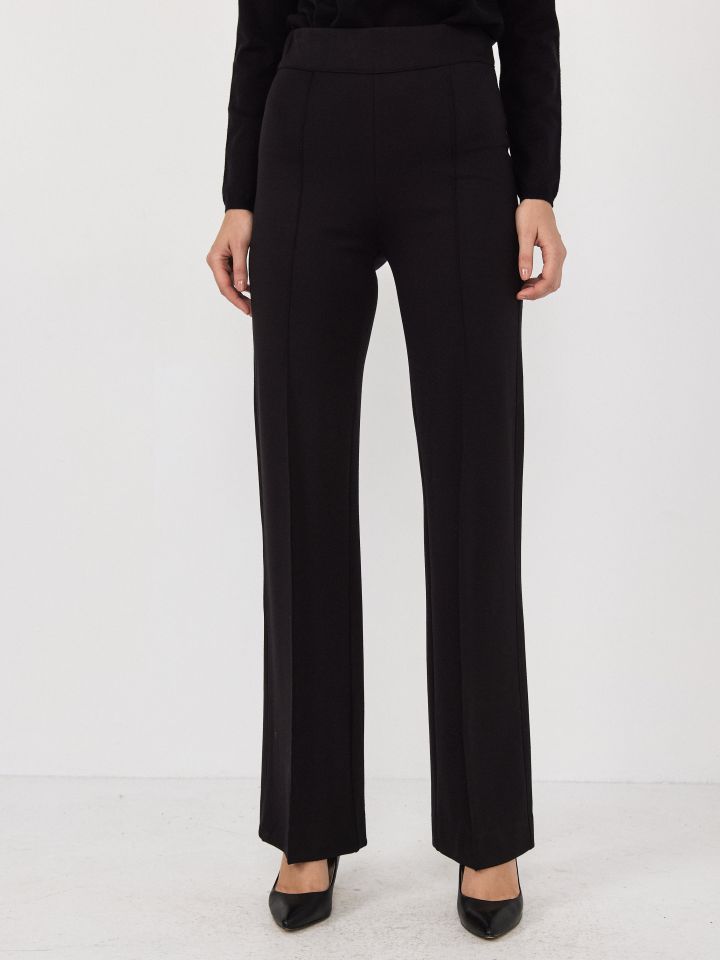 מכנסיים מתרחב נירבירים בצבע שחור