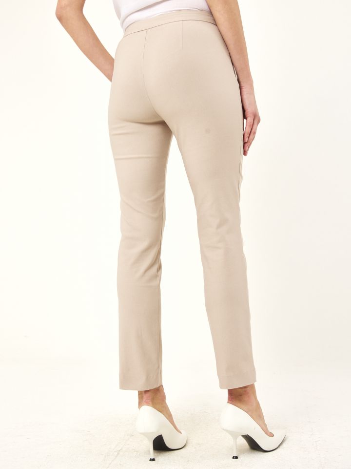 מכנסי ארוך בן גלים בצבע בייז’