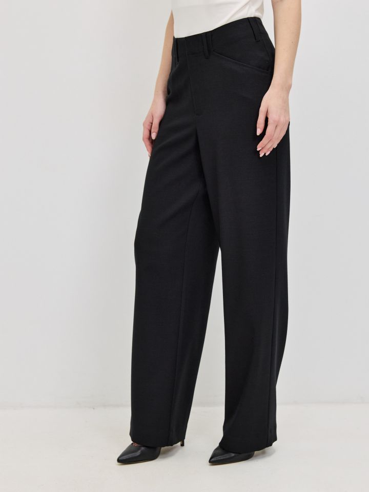 מכנסיים 8/9 מראה פישתן בצבע שחור