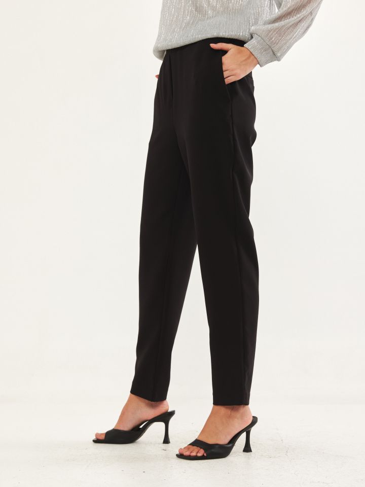 מכנסי גומי ROMI בצבע שחור