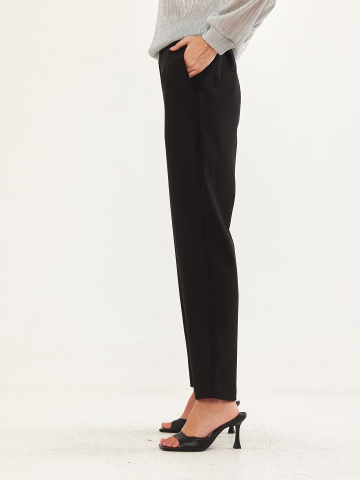 מכנסי גומי ROMI בצבע שחור