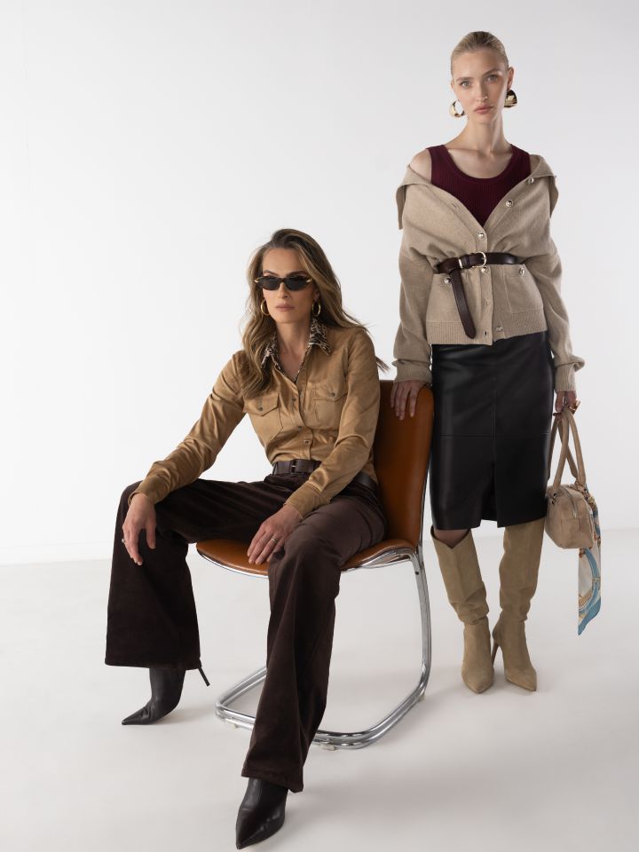 מכנסיים קטיפה מתרחב בצבע חום