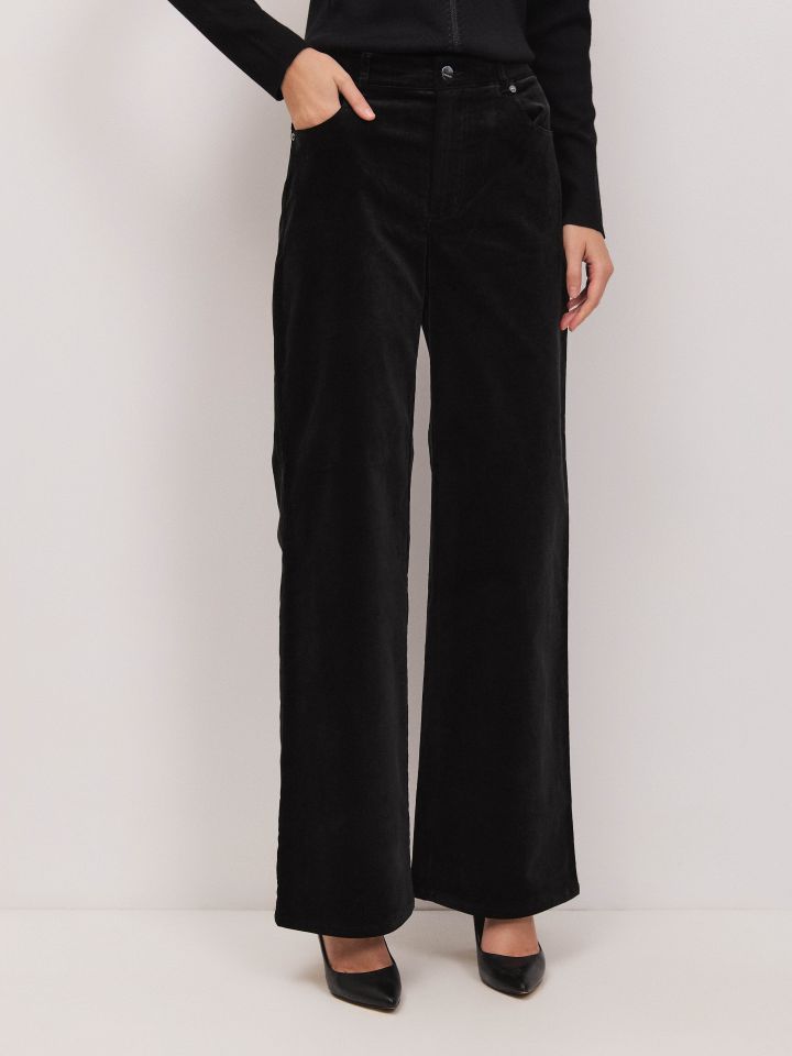 מכנסיים קטיפה מתרחב בצבע שחור